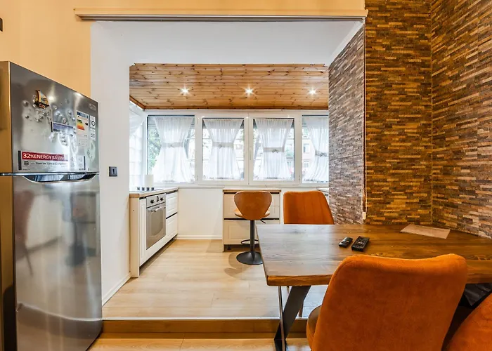 아파트 Cozy In Bllok 5 Min Walk From Park