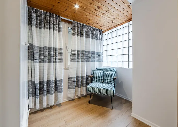 Cozy In Bllok 5 Min Walk From Park 아파트 *