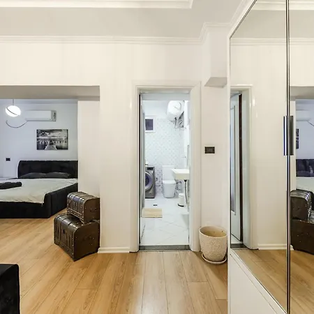 Apartman Cozy In Bllok 5 Min Walk From Park *