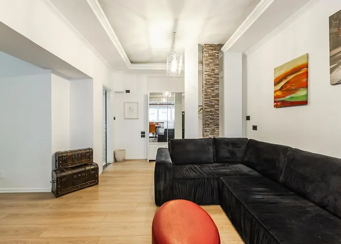 Cozy In Bllok 5 Min Walk From Park *