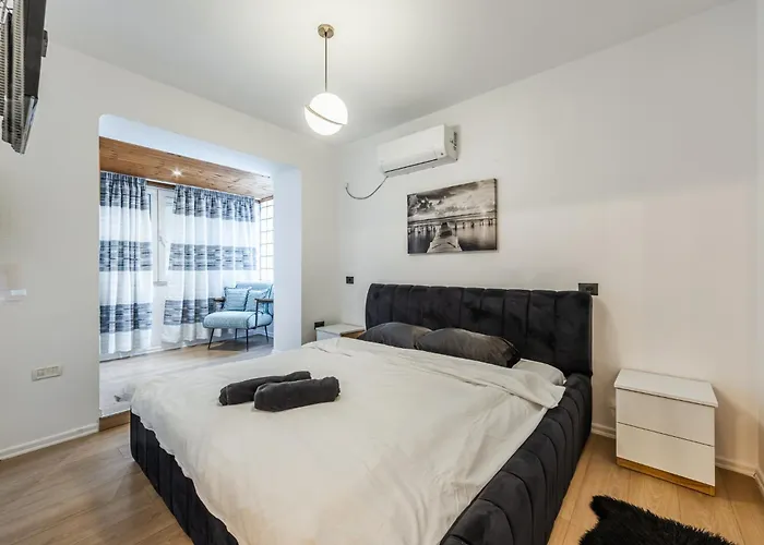 Apartman Cozy In Bllok 5 Min Walk From Park Tirana